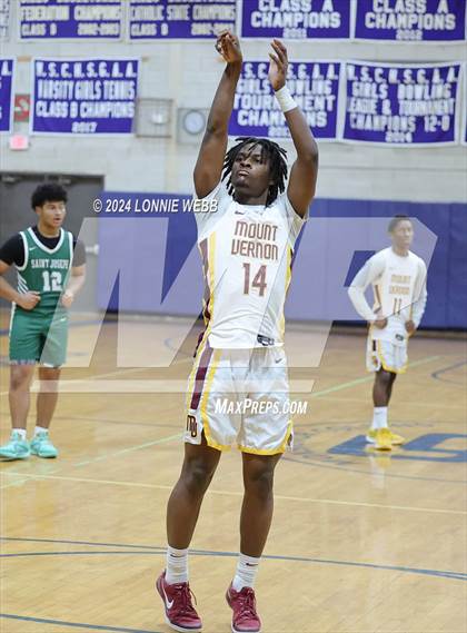 Thumbnail 3 in St. Joseph vs Mount Vernon (New York Holiday Invitational) photogallery.