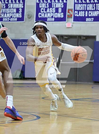 Thumbnail 1 in St. Joseph vs Mount Vernon (New York Holiday Invitational) photogallery.