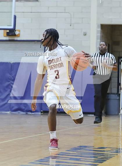 Thumbnail 3 in St. Joseph vs Mount Vernon (New York Holiday Invitational) photogallery.