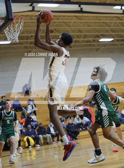Thumbnail 1 in St. Joseph vs Mount Vernon (New York Holiday Invitational) photogallery.