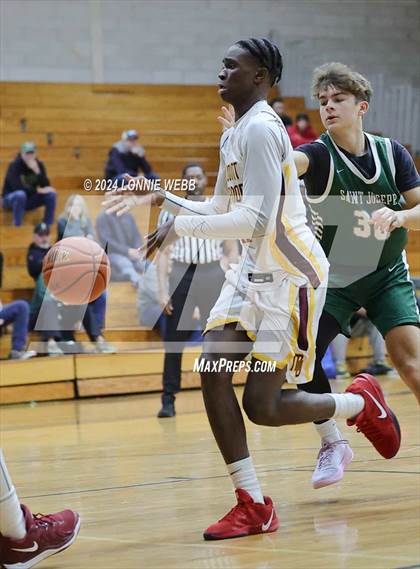 Thumbnail 3 in St. Joseph vs Mount Vernon (New York Holiday Invitational) photogallery.