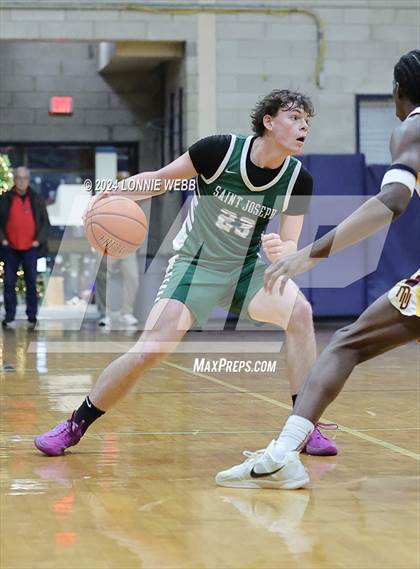 Thumbnail 1 in St. Joseph vs Mount Vernon (New York Holiday Invitational) photogallery.