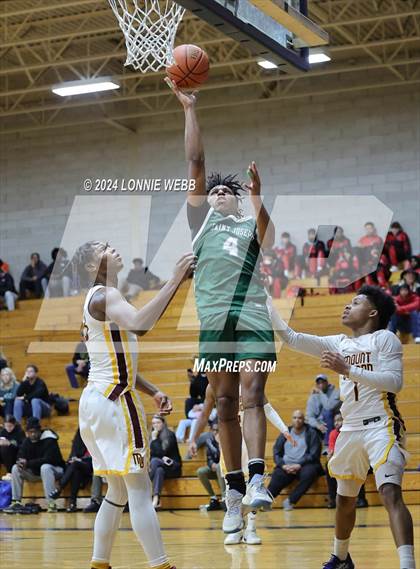 Thumbnail 2 in St. Joseph vs Mount Vernon (New York Holiday Invitational) photogallery.