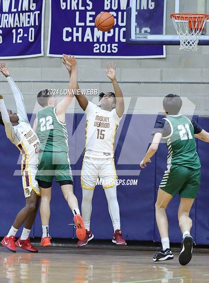 Thumbnail 3 in St. Joseph vs Mount Vernon (New York Holiday Invitational) photogallery.