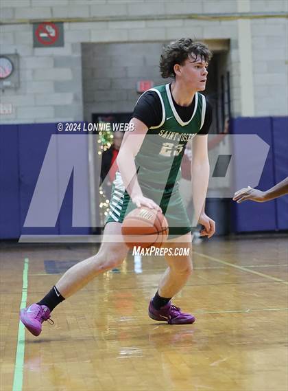 Thumbnail 2 in St. Joseph vs Mount Vernon (New York Holiday Invitational) photogallery.