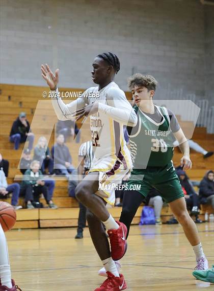 Thumbnail 1 in St. Joseph vs Mount Vernon (New York Holiday Invitational) photogallery.