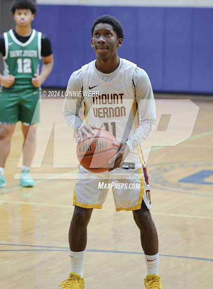 Thumbnail 3 in St. Joseph vs Mount Vernon (New York Holiday Invitational) photogallery.