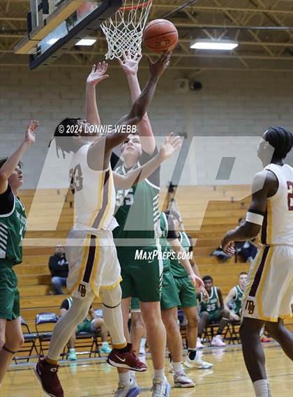 Thumbnail 1 in St. Joseph vs Mount Vernon (New York Holiday Invitational) photogallery.