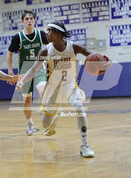 Thumbnail 3 in St. Joseph vs Mount Vernon (New York Holiday Invitational) photogallery.