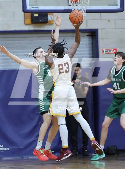 Thumbnail 3 in St. Joseph vs Mount Vernon (New York Holiday Invitational) photogallery.