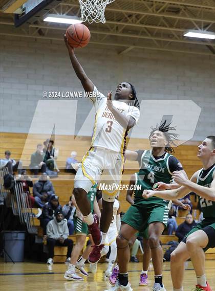 Thumbnail 3 in St. Joseph vs Mount Vernon (New York Holiday Invitational) photogallery.