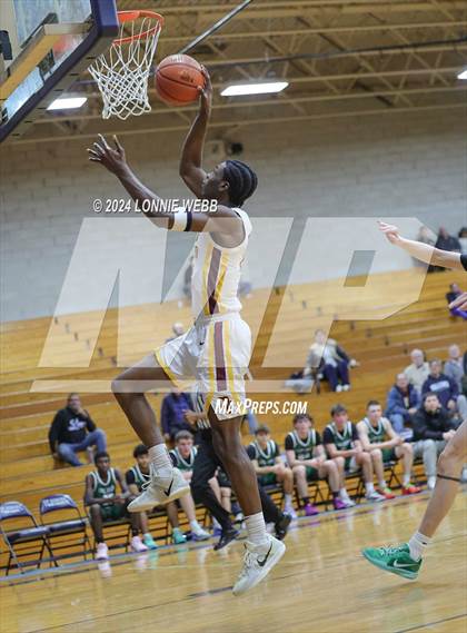 Thumbnail 1 in St. Joseph vs Mount Vernon (New York Holiday Invitational) photogallery.