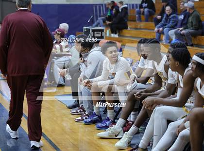 Thumbnail 1 in St. Joseph vs Mount Vernon (New York Holiday Invitational) photogallery.