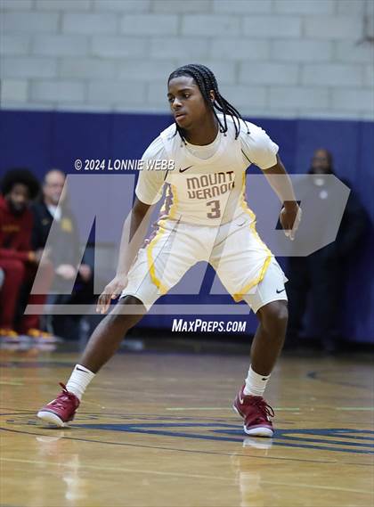 Thumbnail 3 in St. Joseph vs Mount Vernon (New York Holiday Invitational) photogallery.