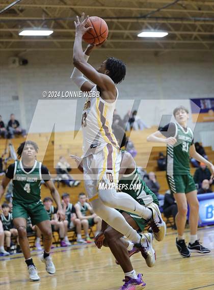 Thumbnail 2 in St. Joseph vs Mount Vernon (New York Holiday Invitational) photogallery.