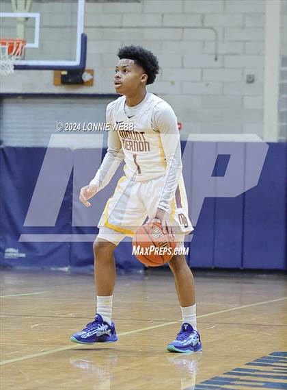Thumbnail 3 in St. Joseph vs Mount Vernon (New York Holiday Invitational) photogallery.