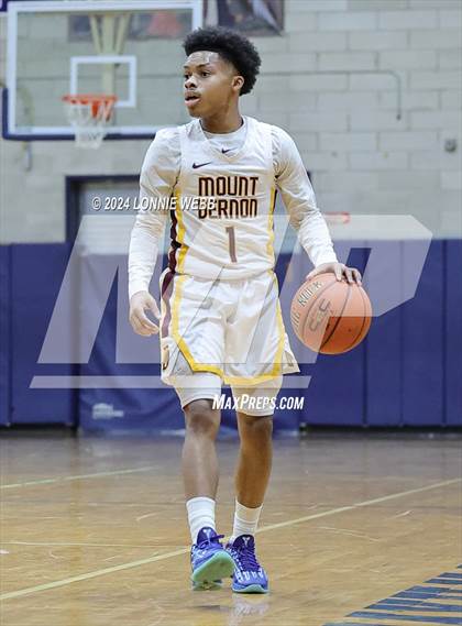Thumbnail 1 in St. Joseph vs Mount Vernon (New York Holiday Invitational) photogallery.