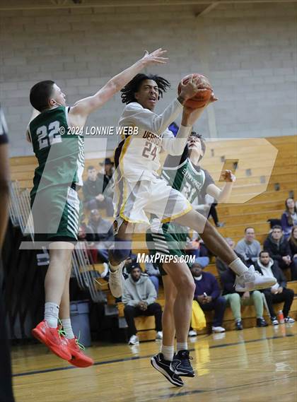 Thumbnail 2 in St. Joseph vs Mount Vernon (New York Holiday Invitational) photogallery.