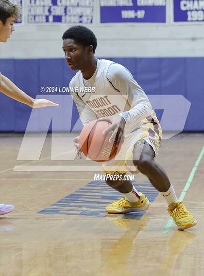 Thumbnail 1 in St. Joseph vs Mount Vernon (New York Holiday Invitational) photogallery.