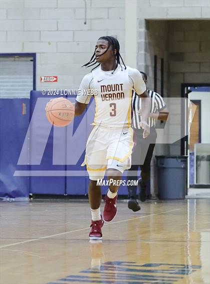 Thumbnail 2 in St. Joseph vs Mount Vernon (New York Holiday Invitational) photogallery.