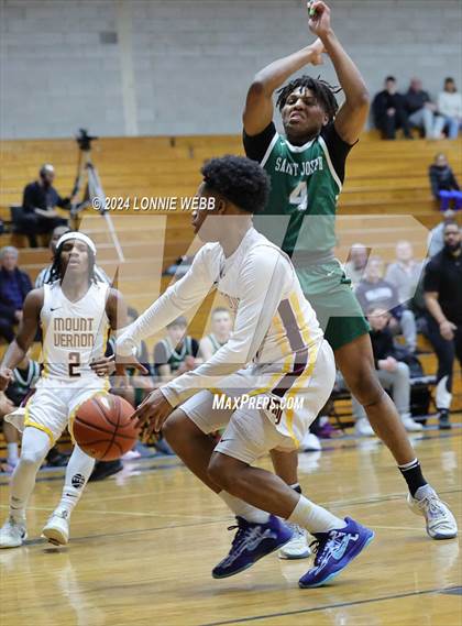 Thumbnail 1 in St. Joseph vs Mount Vernon (New York Holiday Invitational) photogallery.