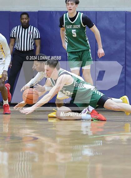 Thumbnail 1 in St. Joseph vs Mount Vernon (New York Holiday Invitational) photogallery.