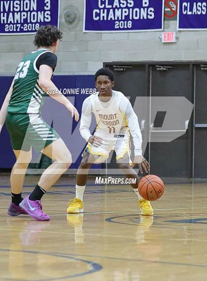 Thumbnail 2 in St. Joseph vs Mount Vernon (New York Holiday Invitational) photogallery.