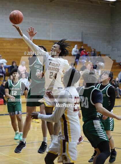 Thumbnail 2 in St. Joseph vs Mount Vernon (New York Holiday Invitational) photogallery.