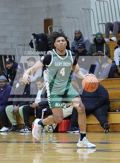 Thumbnail 2 in St. Joseph vs Mount Vernon (New York Holiday Invitational) photogallery.