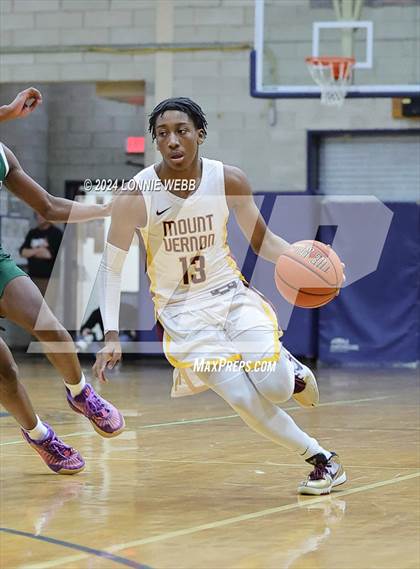 Thumbnail 3 in St. Joseph vs Mount Vernon (New York Holiday Invitational) photogallery.