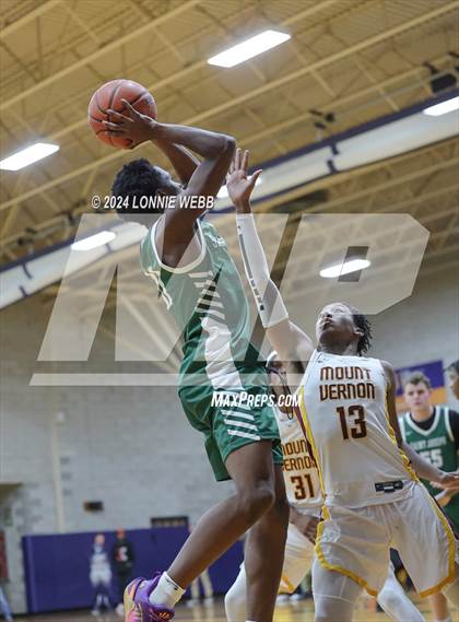 Thumbnail 1 in St. Joseph vs Mount Vernon (New York Holiday Invitational) photogallery.