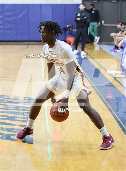 Thumbnail 3 in St. Joseph vs Mount Vernon (New York Holiday Invitational) photogallery.