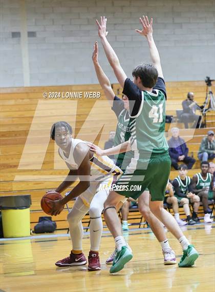 Thumbnail 1 in St. Joseph vs Mount Vernon (New York Holiday Invitational) photogallery.