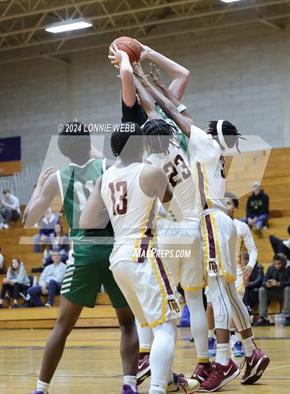 Thumbnail 2 in St. Joseph vs Mount Vernon (New York Holiday Invitational) photogallery.