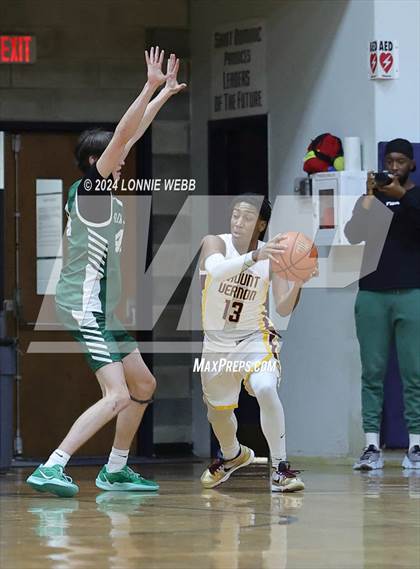 Thumbnail 1 in St. Joseph vs Mount Vernon (New York Holiday Invitational) photogallery.
