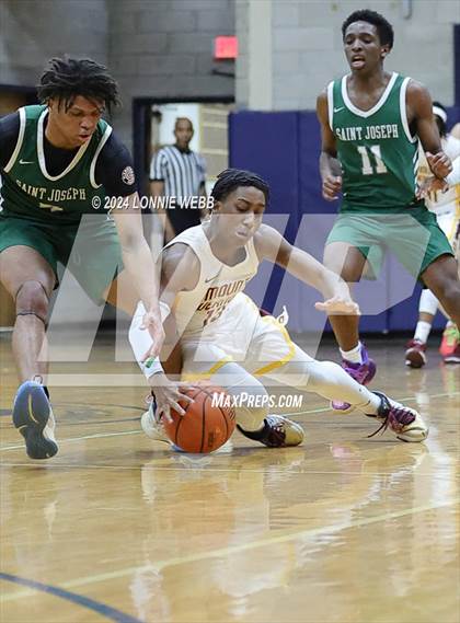 Thumbnail 1 in St. Joseph vs Mount Vernon (New York Holiday Invitational) photogallery.