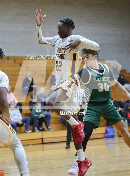 Thumbnail 2 in St. Joseph vs Mount Vernon (New York Holiday Invitational) photogallery.