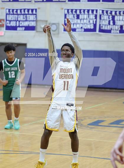 Thumbnail 2 in St. Joseph vs Mount Vernon (New York Holiday Invitational) photogallery.