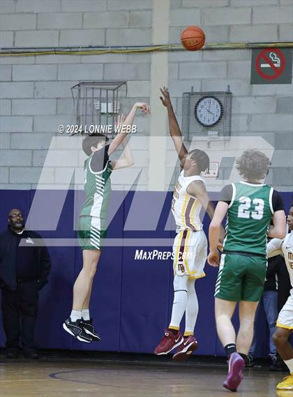 Thumbnail 1 in St. Joseph vs Mount Vernon (New York Holiday Invitational) photogallery.
