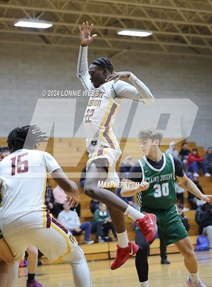 Thumbnail 1 in St. Joseph vs Mount Vernon (New York Holiday Invitational) photogallery.