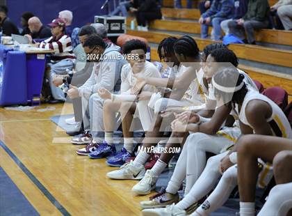 Thumbnail 3 in St. Joseph vs Mount Vernon (New York Holiday Invitational) photogallery.