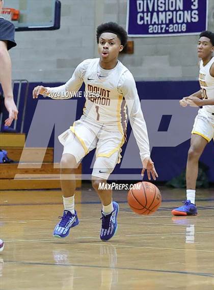 Thumbnail 1 in St. Joseph vs Mount Vernon (New York Holiday Invitational) photogallery.