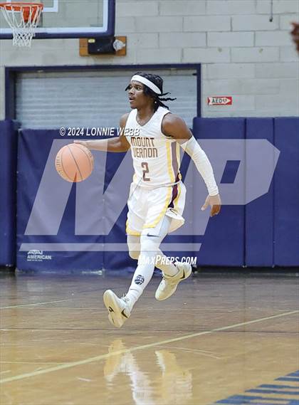 Thumbnail 1 in St. Joseph vs Mount Vernon (New York Holiday Invitational) photogallery.