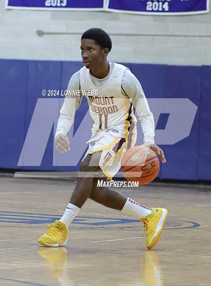 Thumbnail 1 in St. Joseph vs Mount Vernon (New York Holiday Invitational) photogallery.