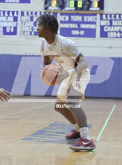 Thumbnail 1 in St. Joseph vs Mount Vernon (New York Holiday Invitational) photogallery.