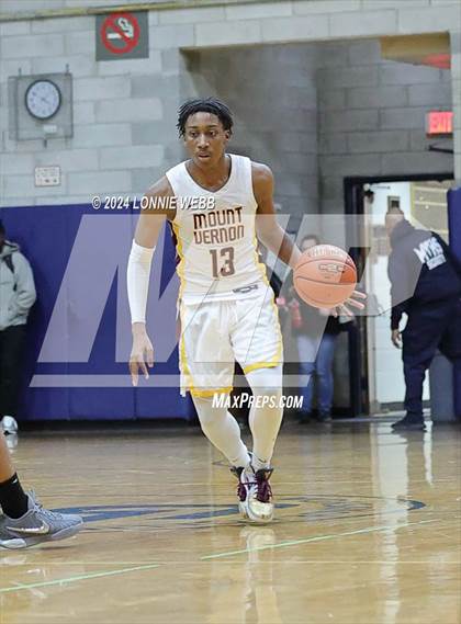 Thumbnail 2 in St. Joseph vs Mount Vernon (New York Holiday Invitational) photogallery.