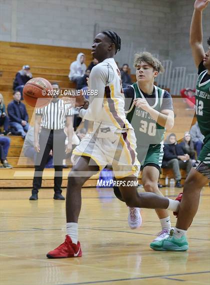 Thumbnail 2 in St. Joseph vs Mount Vernon (New York Holiday Invitational) photogallery.