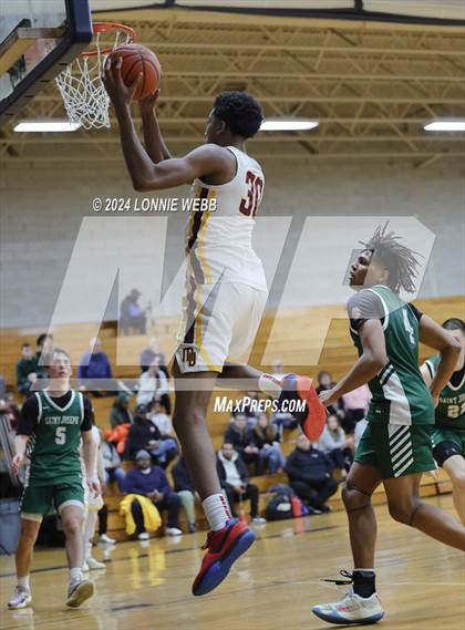Thumbnail 2 in St. Joseph vs Mount Vernon (New York Holiday Invitational) photogallery.