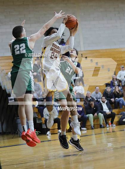 Thumbnail 1 in St. Joseph vs Mount Vernon (New York Holiday Invitational) photogallery.