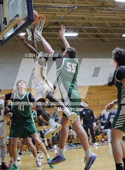 Thumbnail 3 in St. Joseph vs Mount Vernon (New York Holiday Invitational) photogallery.